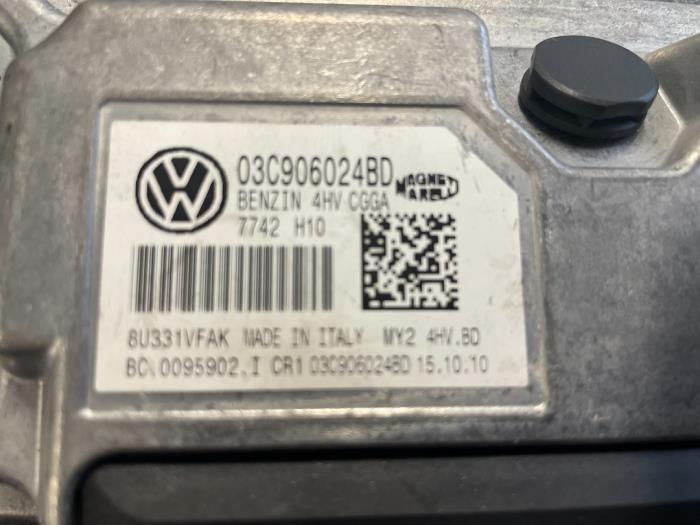 Ordinateur gestion moteur d'un Volkswagen Golf Plus (5M1/1KP) 1.4 16V 2010