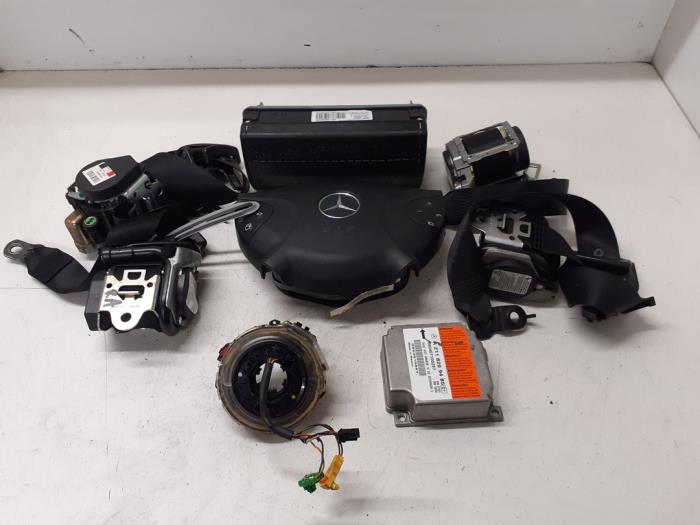 Airbag set + dashboard from a Mercedes-Benz E (W211) 1.8 E-200 K 16V 2005