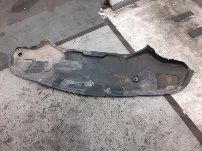 Usados Parachoque placa base Mercedes E (W211) 1.8 E-200 K 16V Precio € 50,00 Norma de margen ofrecido por Autodemontage van de Laar