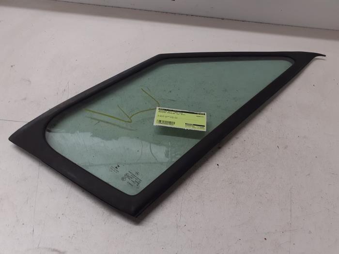 Usados Ventanilla triangular izquierda delante Mercedes Sprinter 3,5t (907.6/910.6) 316 CDI 2.1 D RWD Precio € 60,50 IVA incluido ofrecido por Autodemontage van de Laar