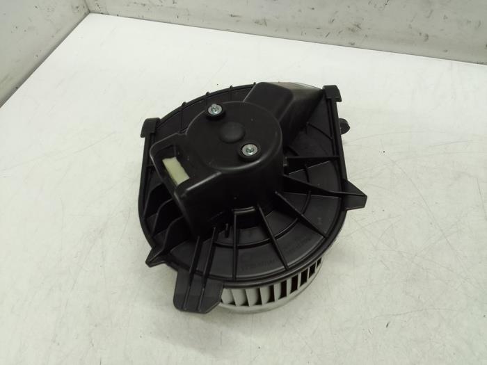 Heating and ventilation fan motor from a Renault Master IV (MA/MB/MC/MD/MH/MF/MG/MH) 2.3 dCi 16V RWD 2018