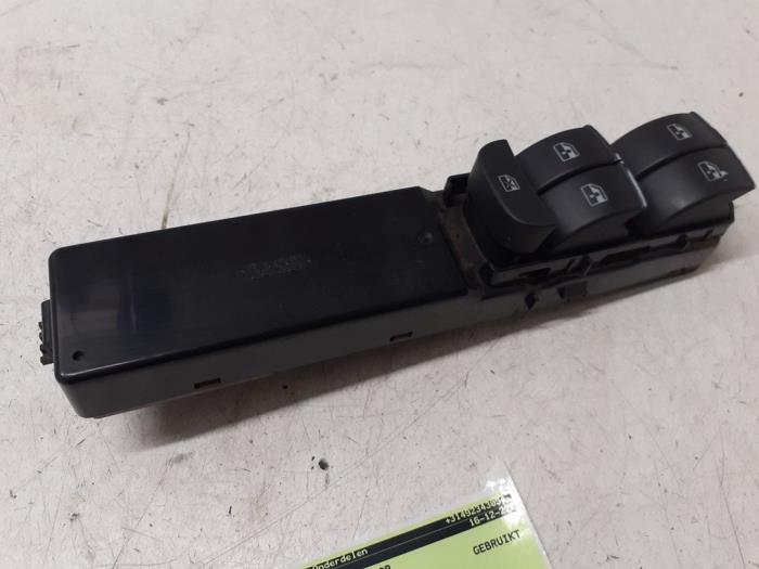 Usados Interruptor de ventanilla eléctrica Saab 9-3 II Sport Sedan (YS3F) 1.8t 16V Precio € 25,00 Norma de margen ofrecido por Autodemontage van de Laar