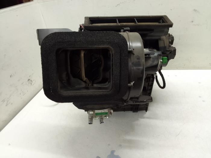 Heater housing from a Volvo V60 I (FW/GW) 1.6 DRIVe 2012