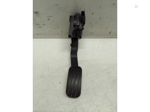 Used Accelerator pedal Renault Master IV (MA/MB/MC/MD/MH/MF/MG/MH) 2.3 dCi 16V RWD Price € 84,70 Inclusive VAT offered by Autodemontage van de Laar