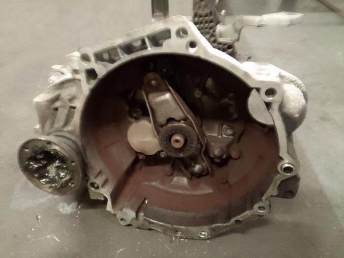 Used Gearbox Volkswagen Polo V (6R) 1.4 TDI DPF BlueMotion technology Price € 600,00 Margin scheme offered by Autodemontage van de Laar