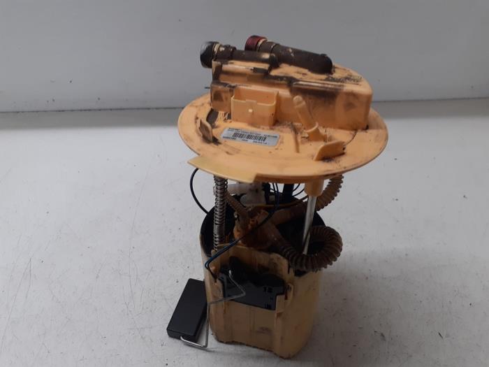 Usagé Pompe à carburant Volvo V60 I (FW/GW) 1.6 DRIVe Prix € 75,00 Règlement à la marge proposé par Autodemontage van de Laar