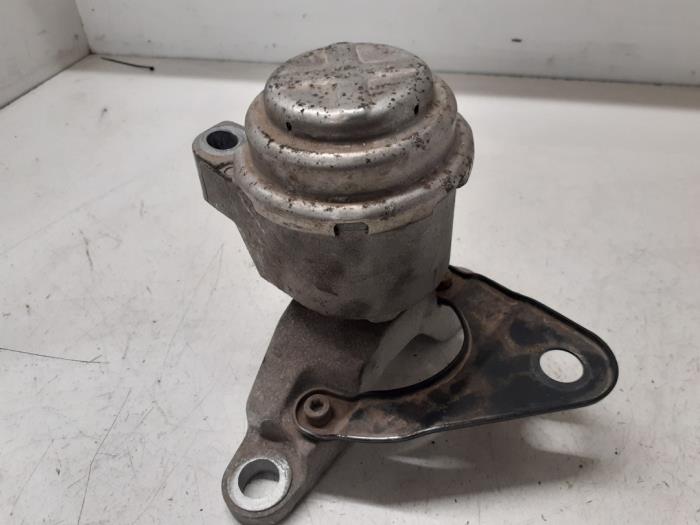 Used Engine mount Volvo V60 I (FW/GW) 1.6 DRIVe Price € 35,00 Margin scheme offered by Autodemontage van de Laar