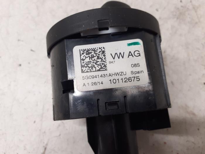 Interruptor de luz de un Volkswagen Polo V (6R) 1.4 TDI DPF BlueMotion technology 2014