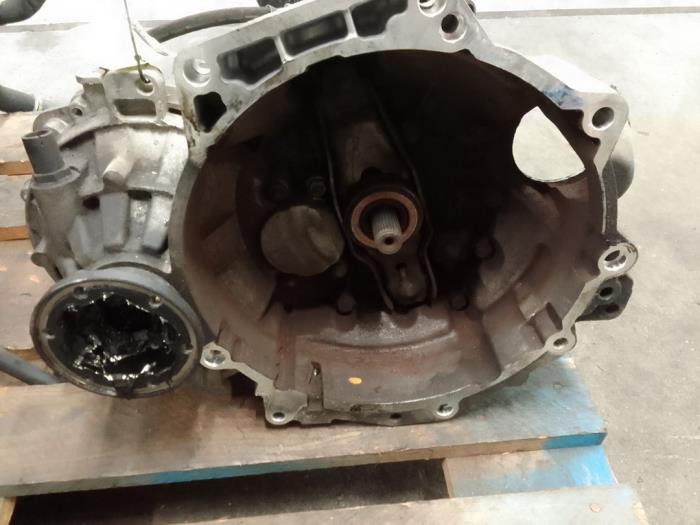 Gearbox from a Volkswagen Polo V (6R) 1.2 TDI 12V BlueMotion 2012
