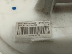 Benzinpumpe van een Suzuki SX4 S-Cross (JY) 1.4 Booster Jet Turbo 16V SHVS 2022