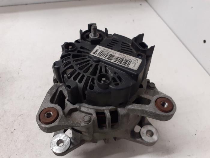 Begagnade Dynamo Renault Twingo II (CN) 1.2 16V Pris på förfrågan erbjuds av Autodemontage van de Laar