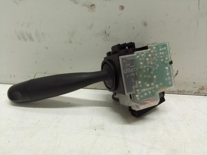 Interruptor de limpiaparabrisas de un Daihatsu Cuore (L251/271/276) 1.0 12V DVVT 2010