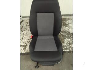 Used Seat, left Volkswagen Polo V (6R) 1.2 TDI 12V BlueMotion Price € 150,00 Margin scheme offered by Autodemontage van de Laar