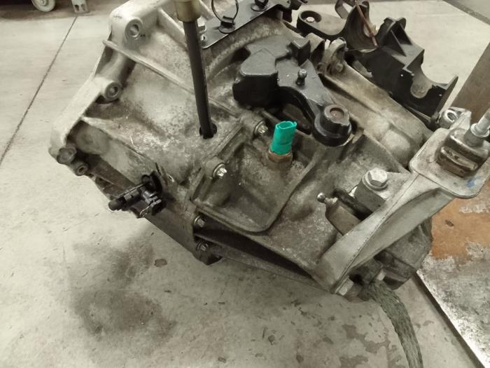 Gearbox from a Renault Trafic (1FL/2FL/3FL/4FL) 1.6 dCi 125 Twin Turbo 2017