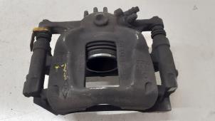 Used Front brake calliper, left Opel Vivaro 1.6 CDTI BiTurbo 120 Price on request offered by Autodemontage van de Laar