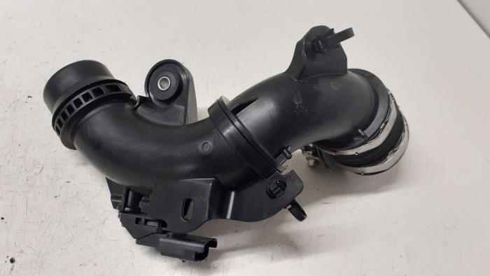 Gebrauchte Intercooler Rohr Opel Corsa F (UB/UH/UP) 1.2 Turbo 12V 100 Preis € 25,00 Margenregelung angeboten von Autodemontage van de Laar