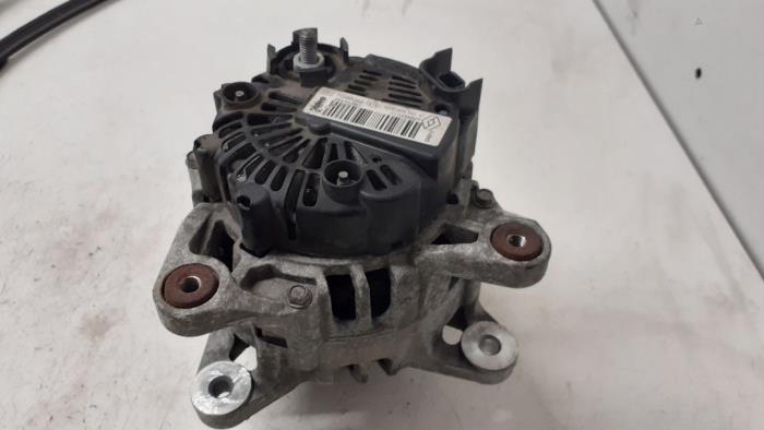 Begagnade Dynamo Renault Clio III (BR/CR) 1.2 16V 75 Pris € 50,00 Marginaltabell erbjuds av Autodemontage van de Laar