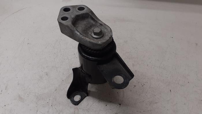 Engine mount from a Ford Fiesta 6 (JA8) 1.5 TDCi 2015