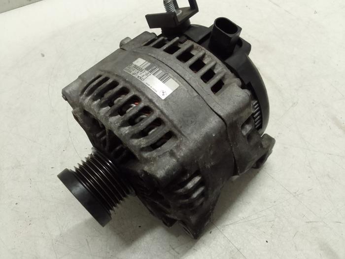 Gebrauchte Dynamo BMW D3 (F30) 330d 3.0 24V Preis € 150,00 Margenregelung angeboten von Autodemontage van de Laar