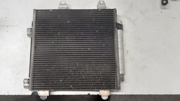 Usagé Radiateur clim Peugeot 107 1.0 12V Prix € 70,00 Règlement à la marge proposé par Autodemontage van de Laar