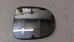 Used Mirror glass, right Renault Twingo II (CN) 1.2 16V Price € 20,00 Margin scheme offered by Autodemontage van de Laar