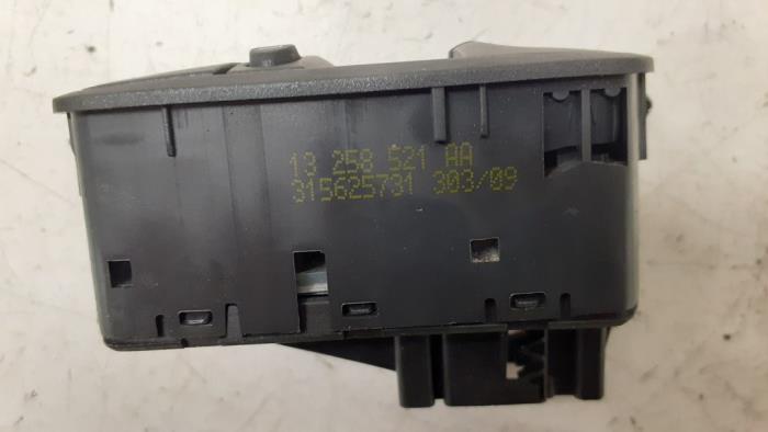 Mirror switch from a Opel Corsa D 1.4 16V Twinport 2010