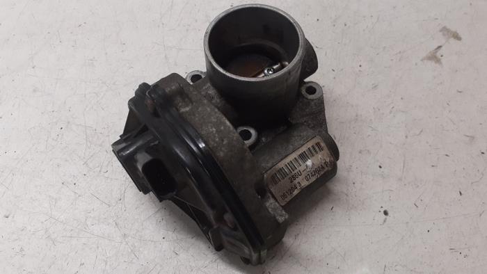 Gebrauchte Drosselklappengehäuse Ford Focus 2 1.6 16V Preis € 50,00 Margenregelung angeboten von Autodemontage van de Laar