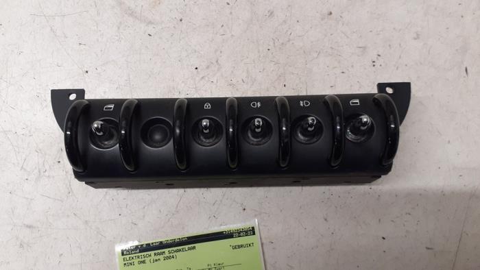 Usados Interruptor de ventanilla eléctrica BMW Mini (R50/53) 1.6 16V Cooper Precio € 35,00 Norma de margen ofrecido por Autodemontage van de Laar
