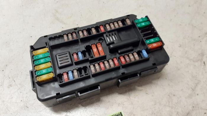 Fuse box from a BMW 1 serie (F20) 116i 1.5 12V 2015