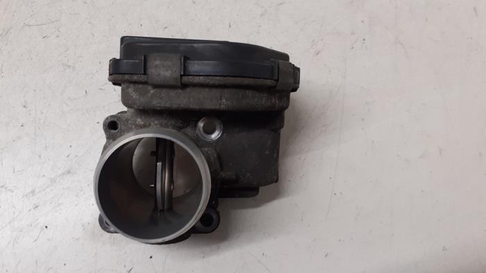 Throttle body from a Ford Fiesta 6 (JA8) 1.6 TDCi 16V ECOnetic 2013
