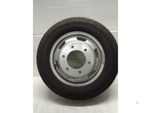 Used Wheel + tyre Nissan NV 400 2.3 dCi 125 16V Price € 151,25 Inclusive VAT offered by Autodemontage van de Laar