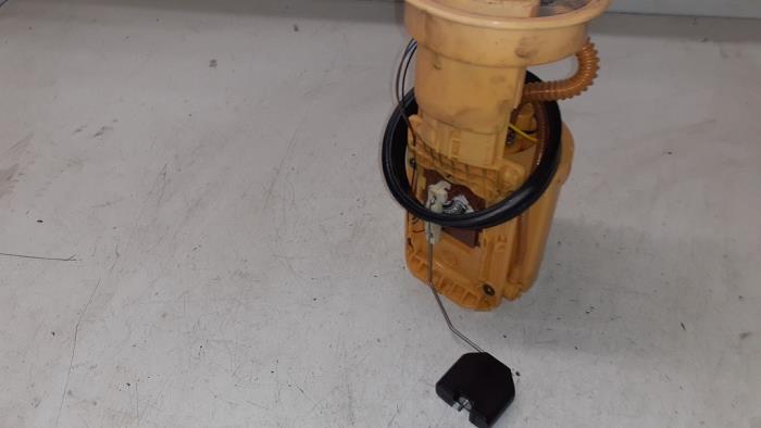Usagé Pompe à carburant Volkswagen Transporter/Caravelle T5 2.0 TDI DRF Prix € 75,00 Règlement à la marge proposé par Autodemontage van de Laar