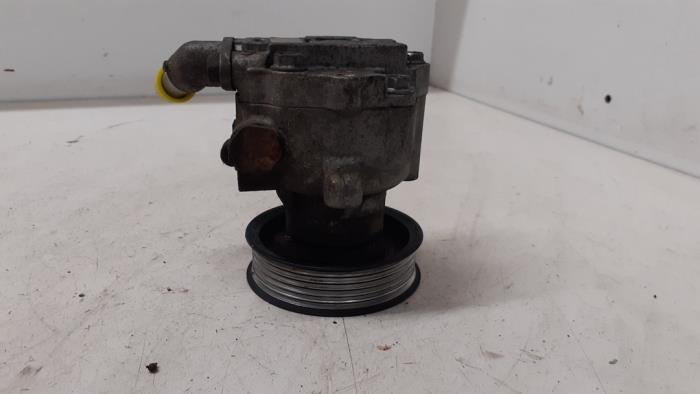 Usagé Pompe de direction Volkswagen Transporter/Caravelle T5 2.0 TDI DRF Prix € 135,00 Règlement à la marge proposé par Autodemontage van de Laar