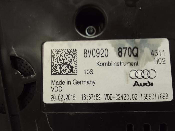 Tacho - Kombiinstrument KM van een Audi A3 Sportback (8VA/8VF) 1.4 TFSI 16V e-tron 2015