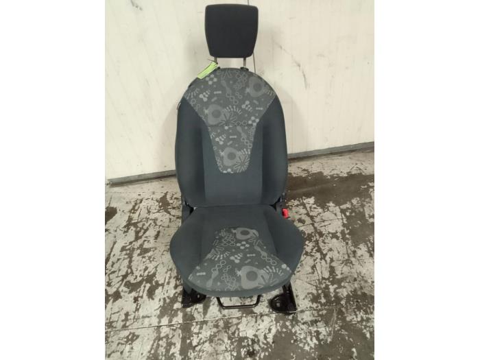 Seat, right from a Ford Ka II 1.2 2011