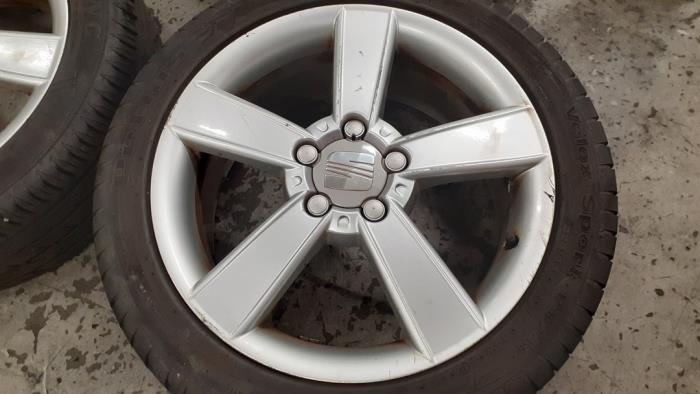 Sport rims set + tires from a Seat Leon (1P1)  2008