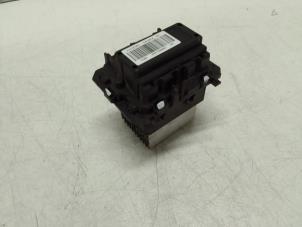 Used Heater resistor Renault Trafic (1FL/2FL/3FL/4FL) 1.6 dCi 95 Price € 60,50 Inclusive VAT offered by Autodemontage van de Laar