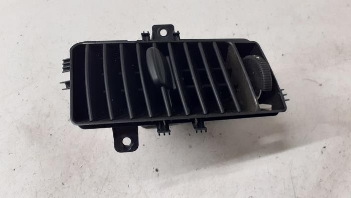 Dashboard vent from a Mercedes-Benz Sprinter 3,5t (906.63) 313 CDI 16V 2016