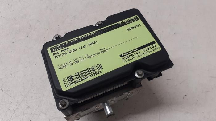 Usagé Bloc ABS Toyota Aygo (B10) 1.0 12V VVT-i Prix € 75,00 Règlement à la marge proposé par Autodemontage van de Laar