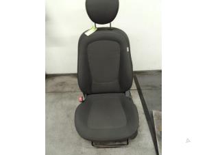 Used Seat, left Hyundai i20 1.2i 16V Price € 135,00 Margin scheme offered by Autodemontage van de Laar