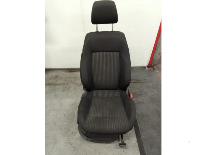Seat, right from a Volkswagen Polo V (6R) 1.2 TSI 2011