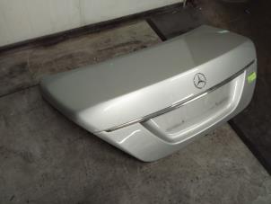 Gebrauchte Kofferraumklappe Mercedes S (W221) 3.5 S-350 24V Preis auf Anfrage angeboten von Autodemontage van de Laar