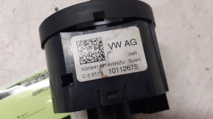 Interruptor de luz de un Volkswagen Polo V (6R) 1.0 TSI 12V BlueMotion 2015