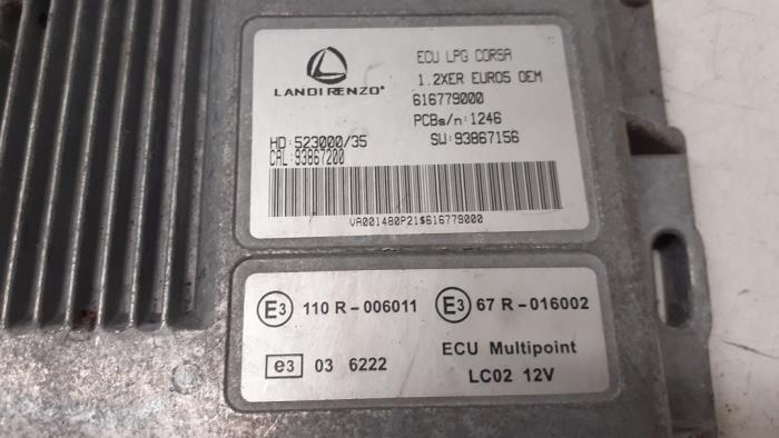 Calculateur moteur d'un Opel Corsa D 1.2 16V ecoFLEX Bi-Fuel 2011