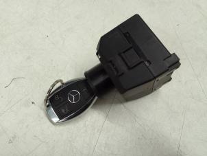 Used Electronic ignition key Mercedes S (W221) 3.5 S-350 24V Price € 300,00 Margin scheme offered by Autodemontage van de Laar