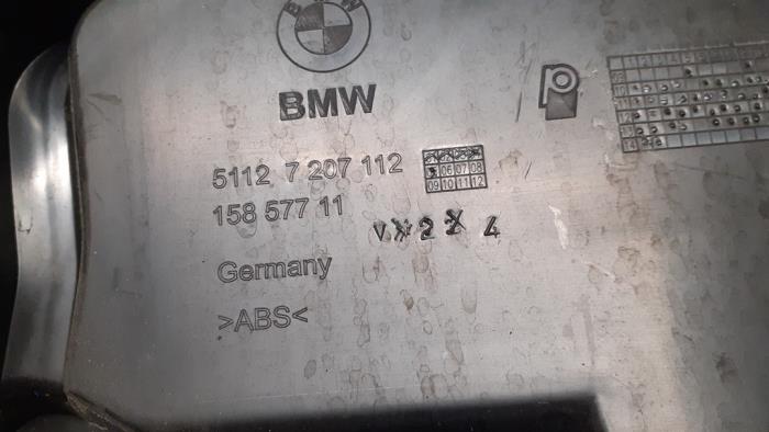 Stoßstangenstütze rechts hinten van een BMW 5 serie Touring (F11) 535d xDrive 24V 2014
