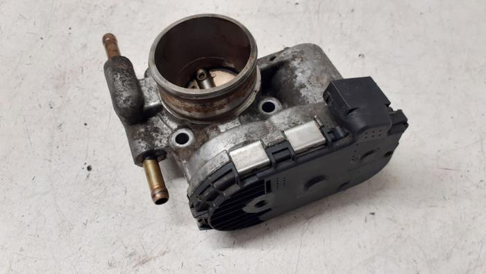 Usagé Boitier papillon Opel Astra H SW (L35) 1.4 16V Twinport Prix € 50,00 Règlement à la marge proposé par Autodemontage van de Laar