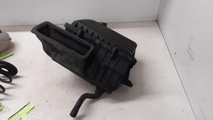 Begagnade Luftfilterhus Seat Leon (5FB) 1.6 TDI Ecomotive 16V Pris € 75,00 Marginaltabell erbjuds av Autodemontage van de Laar