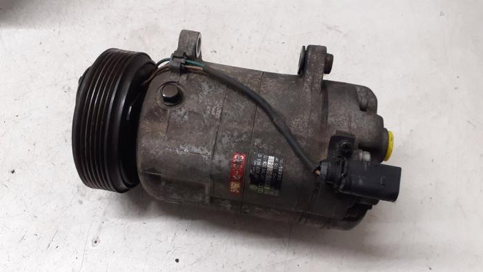Usagé Pompe clim Volkswagen Golf IV (1J1) 2.0 Prix € 75,00 Règlement à la marge proposé par Autodemontage van de Laar