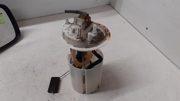 Usagé Pompe à carburant Fiat Fiorino (225) 1.3 JTD 16V Multijet Prix € 50,00 Règlement à la marge proposé par Autodemontage van de Laar